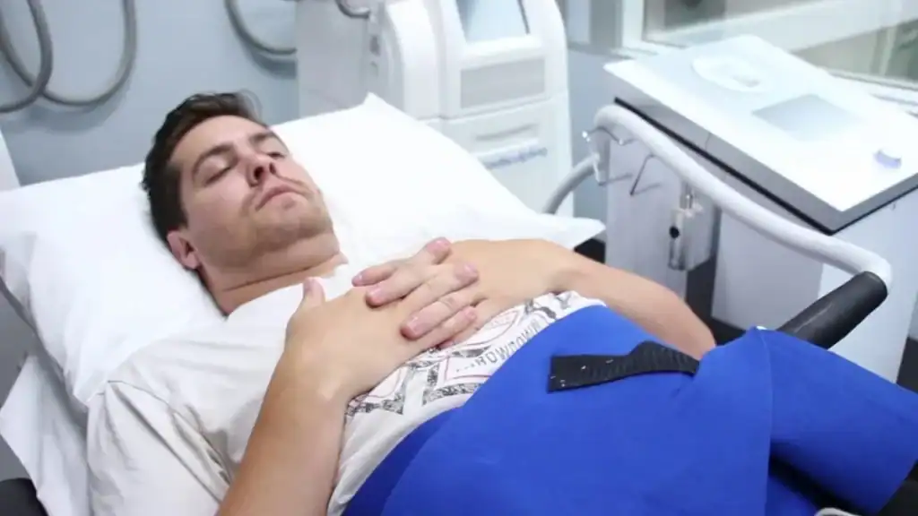 Transforming Bodies: Celebrity Success Stories and the Truth Behind Body Contouring 2 Image of male having body contouring Bicester treatment